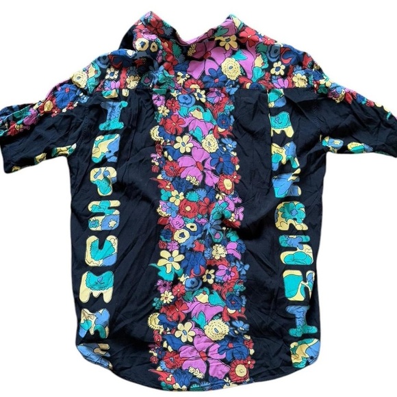 A194- Floral vintage button-up shirt in black and multi-colour #indie - Picture 2 of 5
